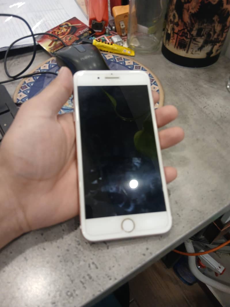 Apple iPhone 7 Plus 2