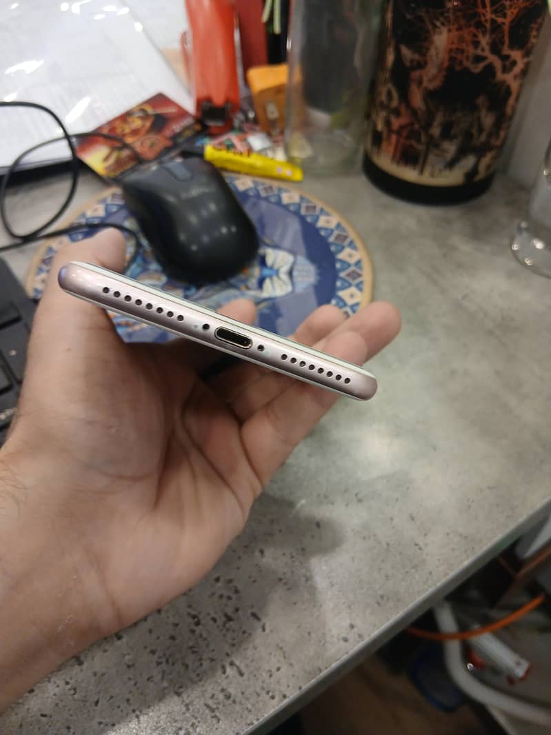 Apple iPhone 7 Plus 3