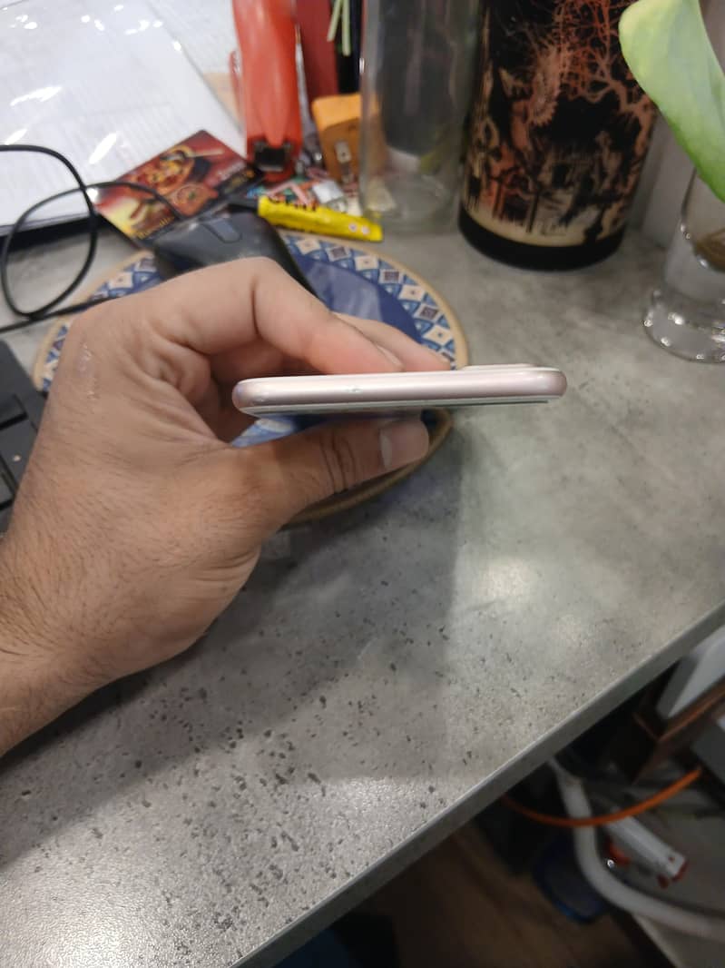 Apple iPhone 7 Plus 5