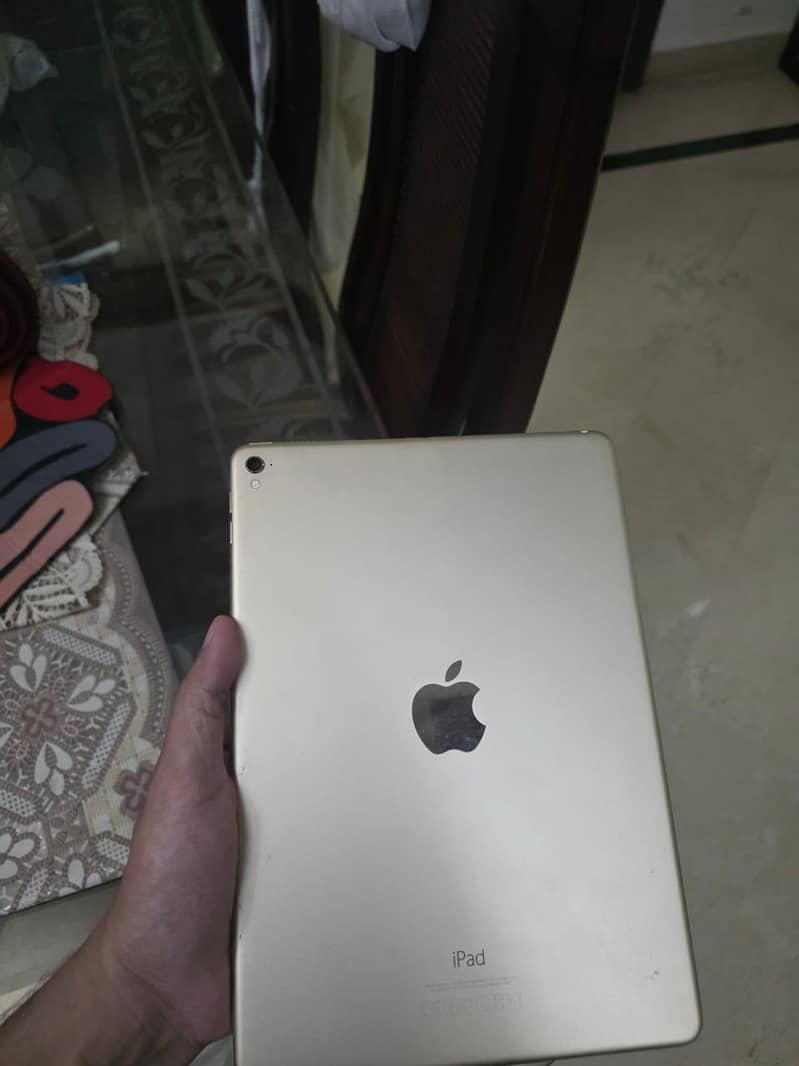 Ipad 9.7 inch 2