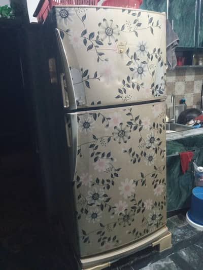 dawlance  refrigerator very good condition  03335263437
