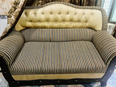 Beautiful sofa set -Good Condition