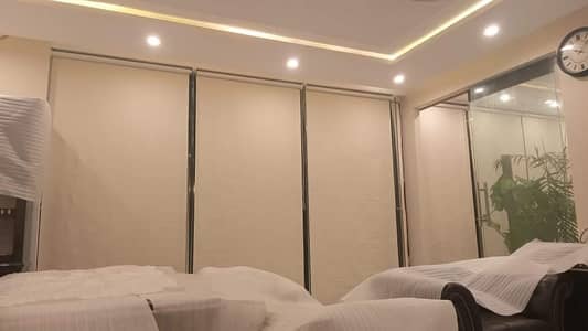 Roller Blind | Window Blinds | Wooden Floor | Vinyl Floor | Wallpaper