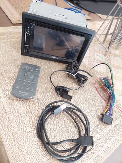 Pioneer AVH-Z2000BT Carplay Headunit
