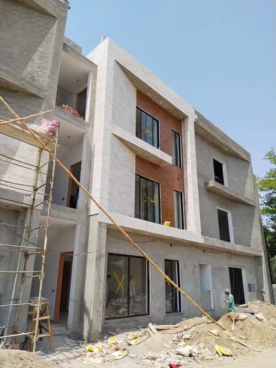 Title: Luxury Ground Floor Signature Townhouse For Sale Etihad Town Prime Location