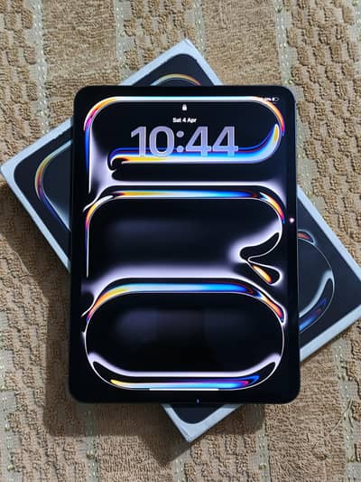 iPad Pro M4 Chip 256GB PUBG Beast 120Fps Neat Clean Box & Accessories