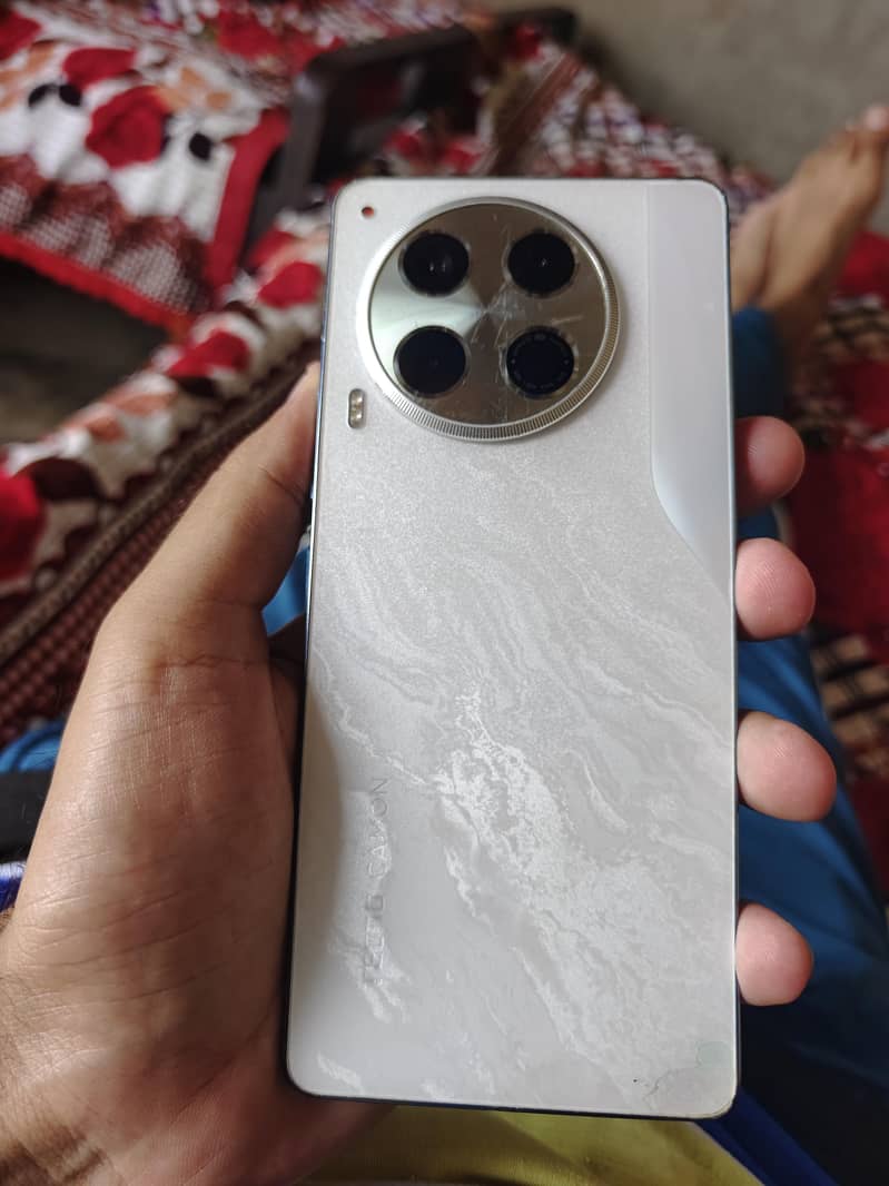 Tecno CAMON 30 Pro 6