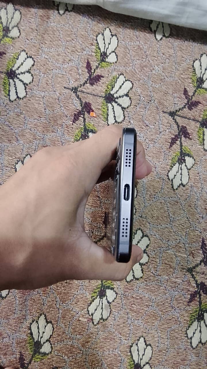 BlackBerry KEY2 5