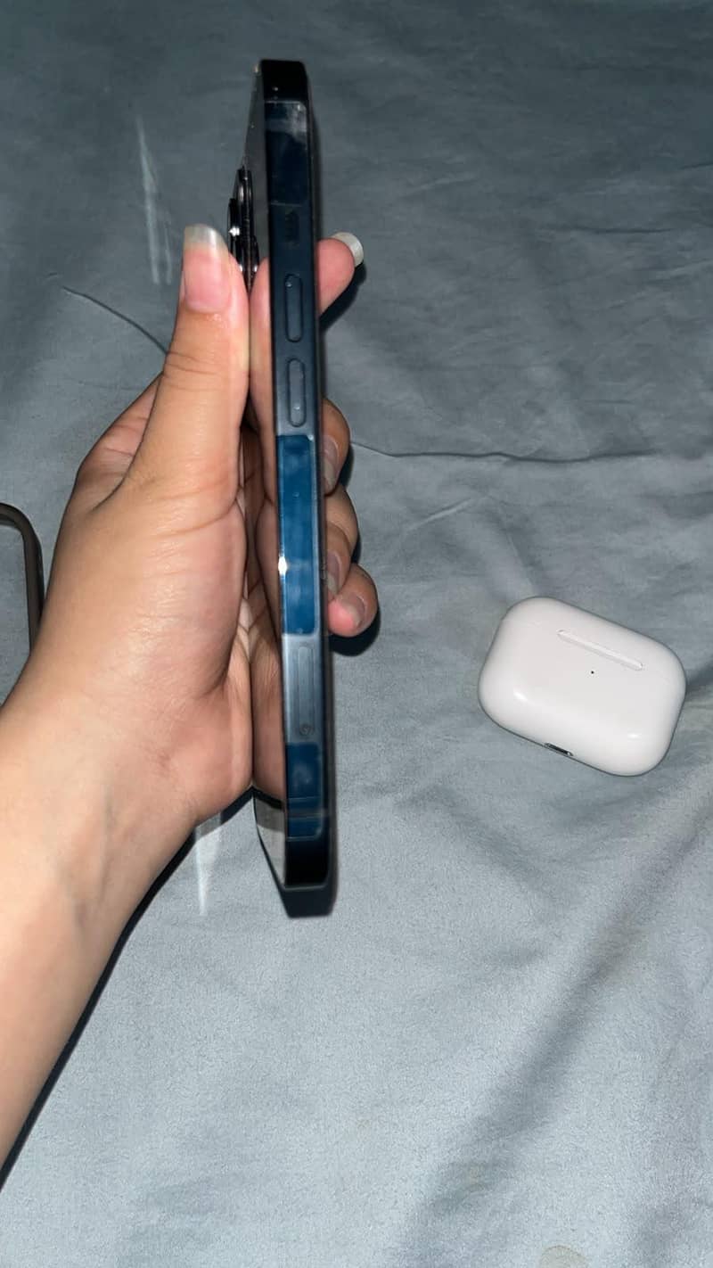 Apple iPhone 13 3