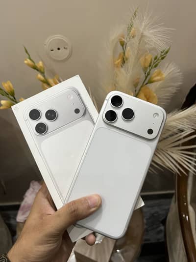 iPhone 17 Pro Max JV