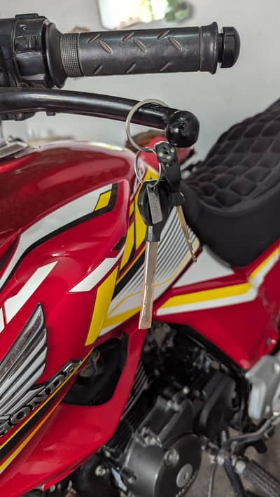 Honda CB 150F 2025