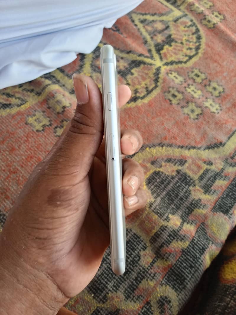 Apple iPhone 7 1