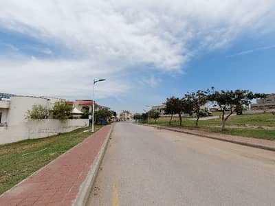 Good Location Residential Plot In Bahria Town Phase 8 For sale