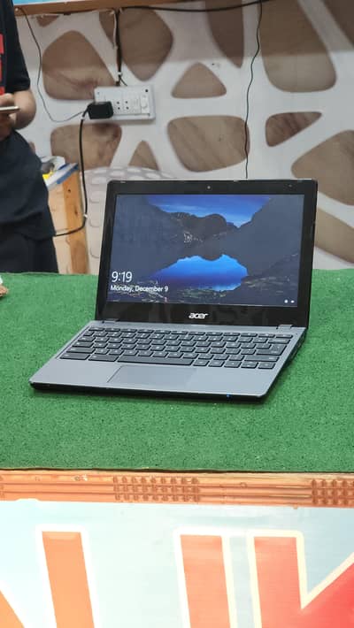Acer c740 intel celeron 5th generation 4gb ram 128gb ssd laptop