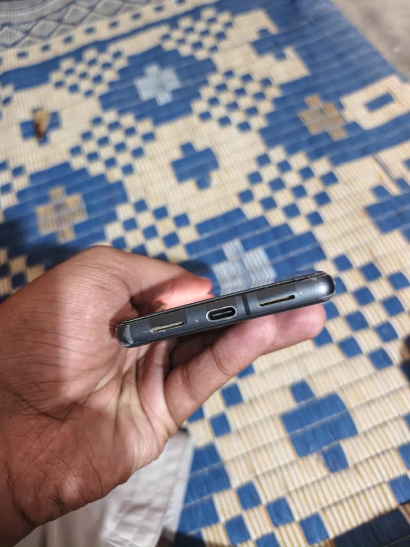 Google Pixel 7 4