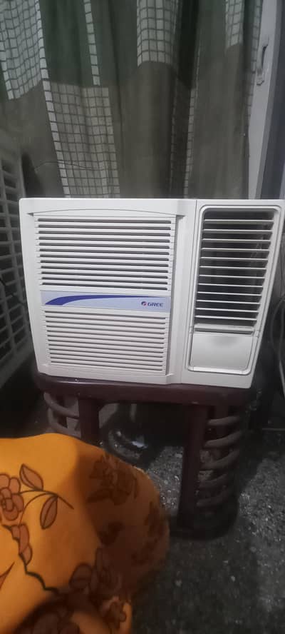 Gree window Ac available for Sale. Need urgent cash