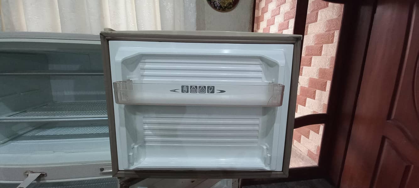Dawlance Monogram fridge 4