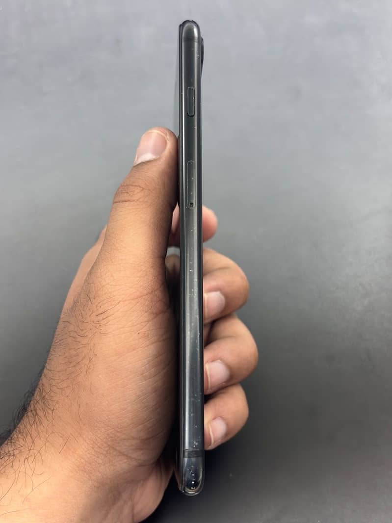 Apple iPhone 7 Plus 1