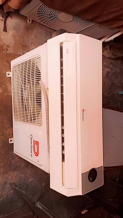 4 ac achai condition mein ha