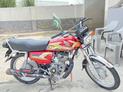 honda. 125. new condition. 2025.5 mah liya 1. use