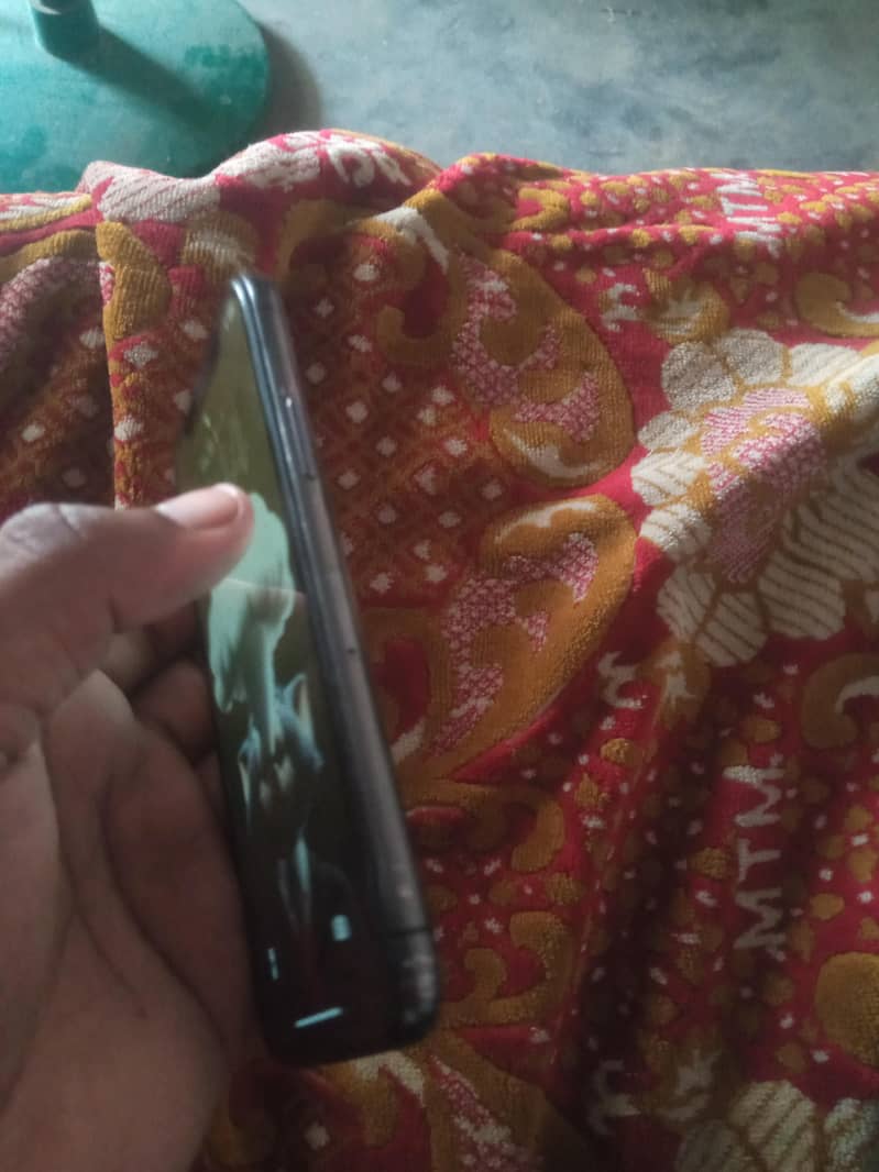 Apple iPhone 11 Pro 2
