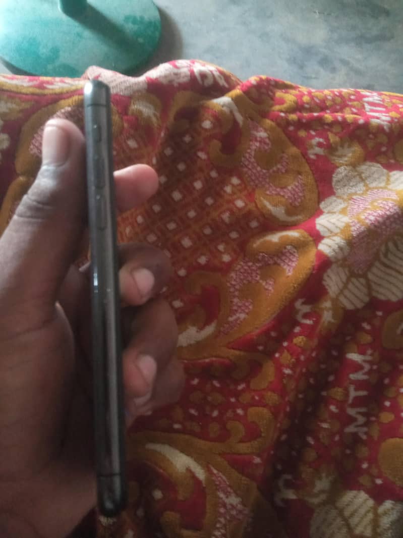 Apple iPhone 11 Pro 3