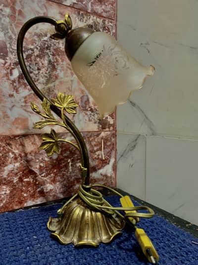 Vintage Antique Brass Floral Table Lamp | antique item