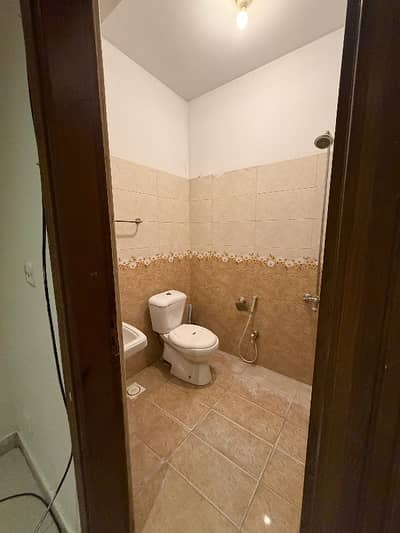 1 Kanal ( 50*90 ) Full House Available For Rent G-15 Islamabad.