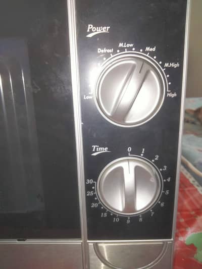 PEL Silverline Microwave Oven (PMO 8021M) - Excellent Condition