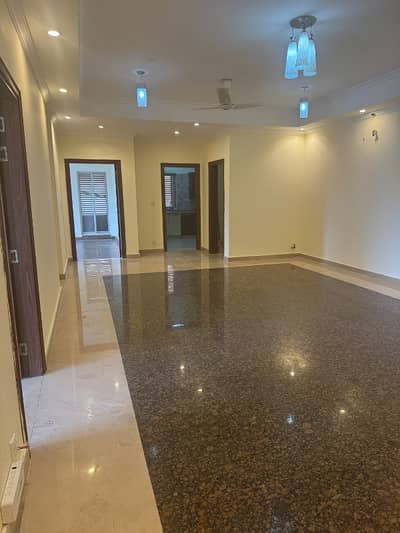 BEAUTIFUL APARTMENT AVAILABLE FOR RENT