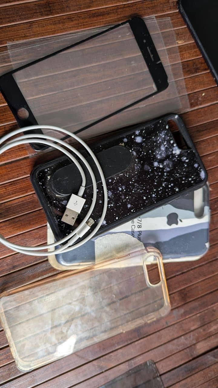2* iPhone 7 Pluses 7