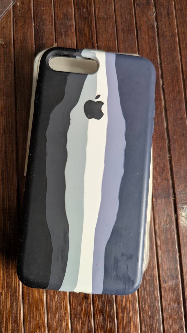 2* iPhone 7 Pluses 13