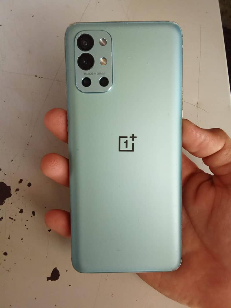 One Plus 9R 1