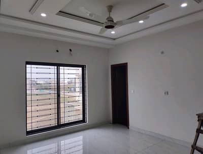 5 Marla House Available For Rent In Bahria Town - Sector E
