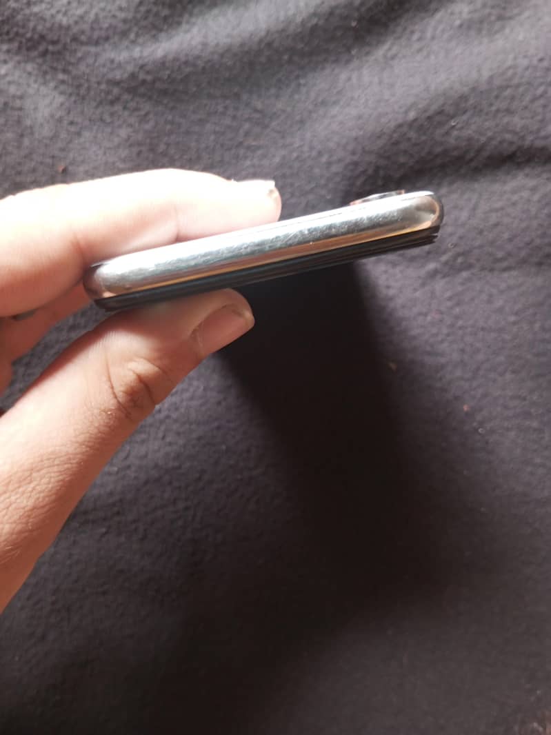 Apple iPhone X 5