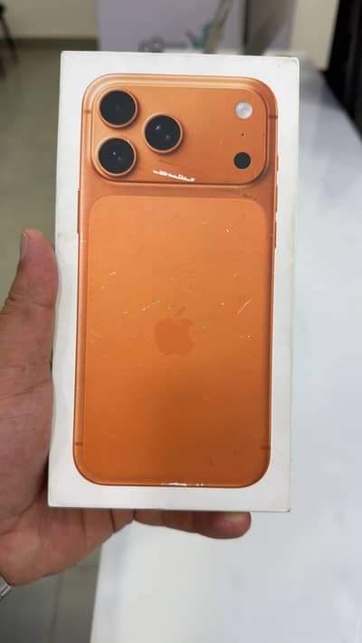 iPhone 17 Pro Max silver / orange