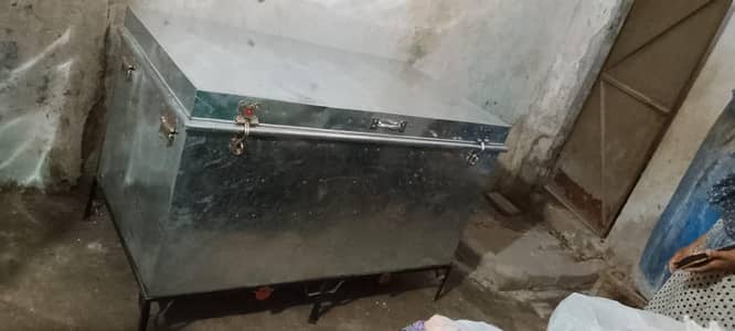storage with stand