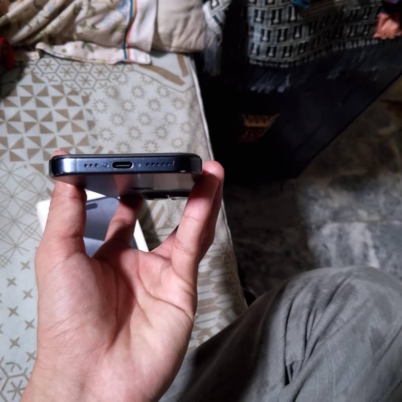 Apple iPhone 15 Pro 2