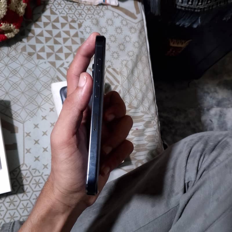 Apple iPhone 15 Pro 3