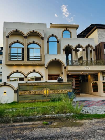 Fully Deisgner 10 marla House For Sale Bahria Town phase 8 Islamabad