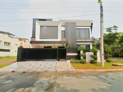 1 Kanal Corner House Prime Location Valancia Town Lahore