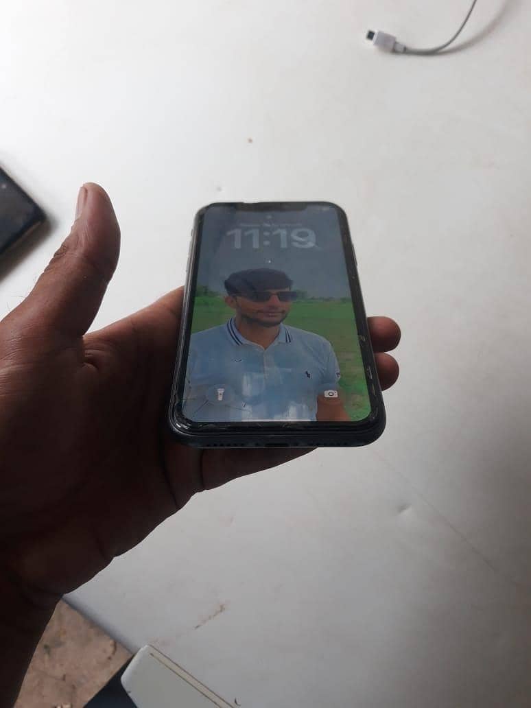 Apple iPhone 11 3