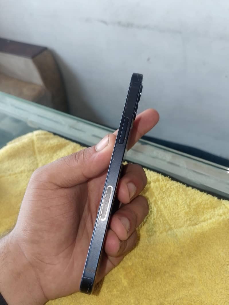 Apple iPhone 12 2