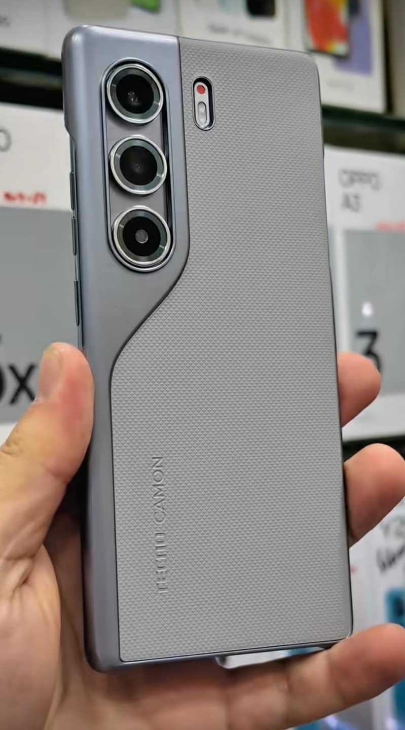 Tecno CAMON 40 Pro 0