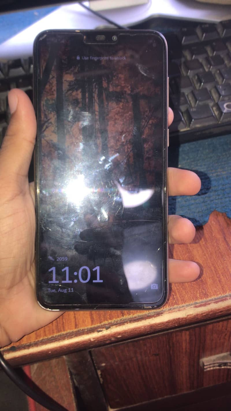 Honor 8C 1