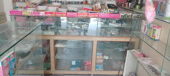 shop counter  for Sale. In Good condition. 7 feet long and 3 feet high