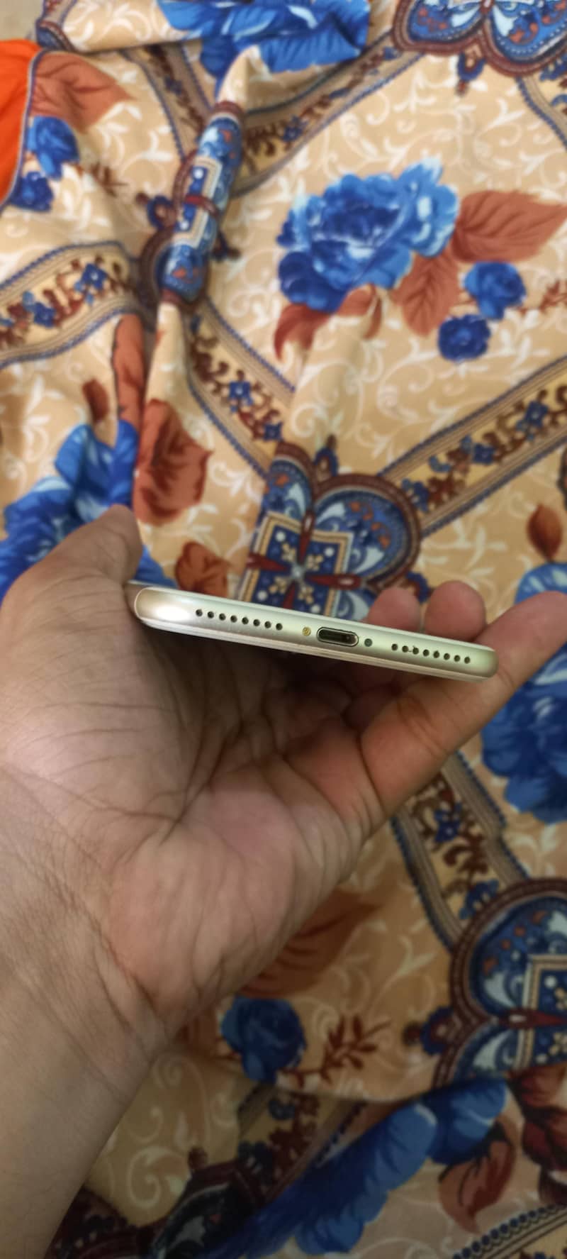 Apple iPhone 7 Plus 4