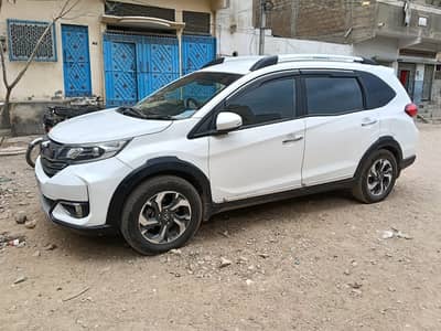 Honda BR-V ivtec-s2020-7seater-86k km-white-karachi