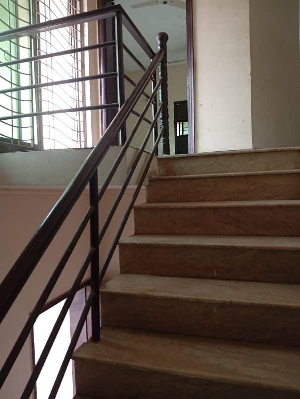 Kanal Upper Portion Separate Gate 2