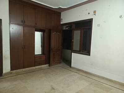 3 bed dd 1st floor portion available for rent